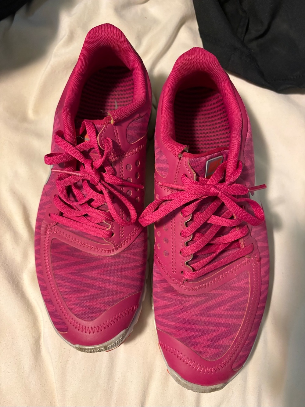 Nike Women's Hot Pink Patterned Sneakers